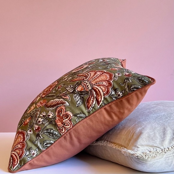 Batik Forest High End fabric Pillow Cover 22 x 22 inches NWT - Picture 4 of 5